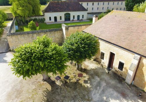 Cette image n'a pas de description.