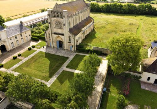 Cette image n'a pas de description.