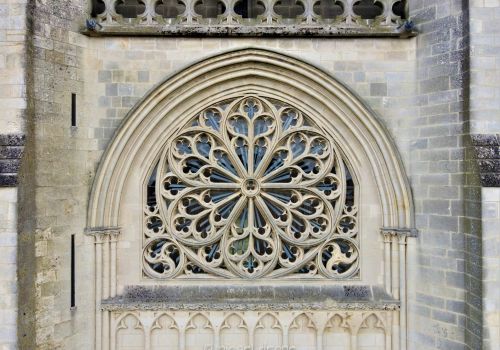 Cette image n'a pas de description.